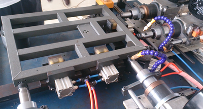 多工位钻孔攻丝机